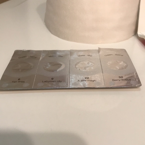 ⚡️FP⚡️ Sephora #Lipstories Lipstick Sample Card - Picture 6 of 8